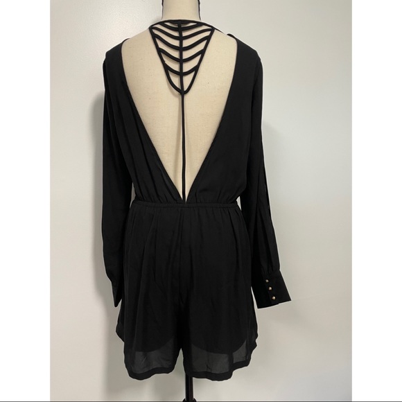 *SOLD* Ya Los Angeles Chiffon Long Sleeves Romper Shorts Cut Out Black Size L - Picture 6 of 7